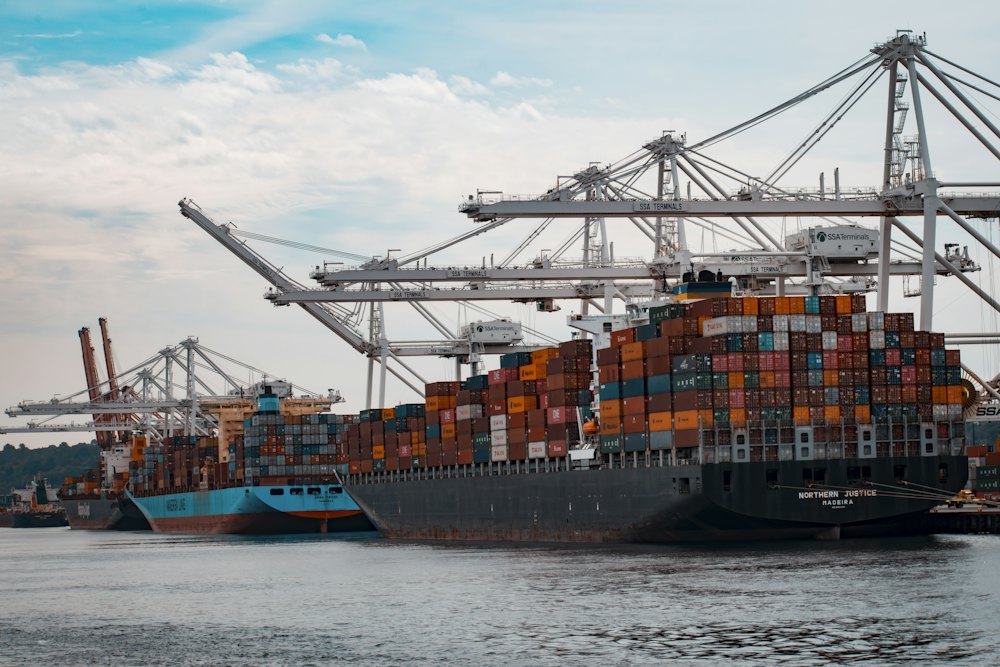 Shipping Knitwear from China: Freight, Duties and Incoterms for Sweater Importers